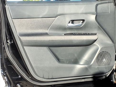 Certified 2025 Nissan Kicks SV image 14