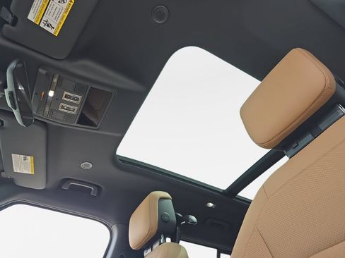New 2026 Land Rover Defender 110 S AWD/4WD image 31