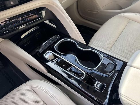 Used 2023 Buick Envision Essence image 26