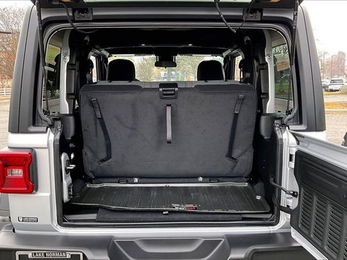 Used 2024 Jeep Wrangler Rubicon w/ Safety Group image 23