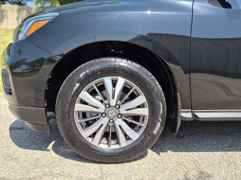 Used 2017 Nissan Pathfinder S FWD image 30