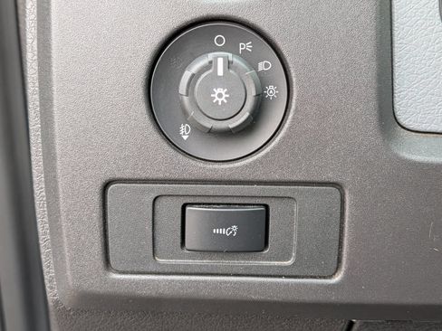 Used 2011 Ford F150 XLT w/ XLT Chrome Pkg AWD/4WD image 17