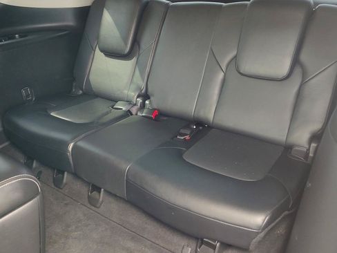Used 2015 INFINITI QX80 4WD w/ Deluxe Technology Package image 24