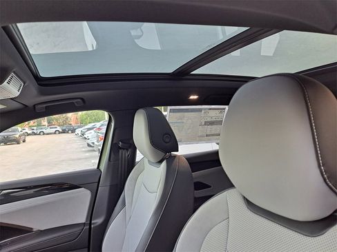 New 2026 Volkswagen Tiguan SE R-Line image 7