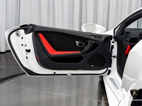 Used 2024 Lamborghini Huracan Tecnica image 27