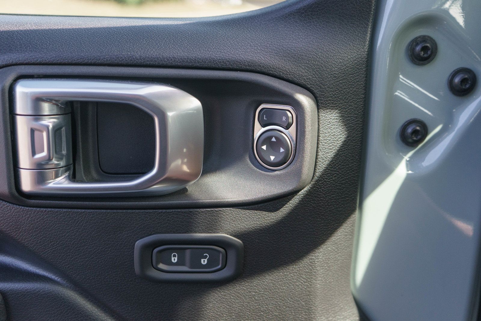 Used 2023 Jeep Wrangler Unlimited Sport AWD/4WD image 25