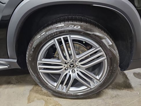 Certified 2026 Mercedes-Benz GLS 450 4MATIC image 37