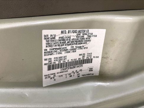 Used 2011 Ford Focus SE FWD image 32