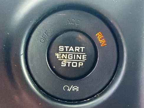 Used 2020 Jeep Gladiator Rubicon AWD/4WD image 32