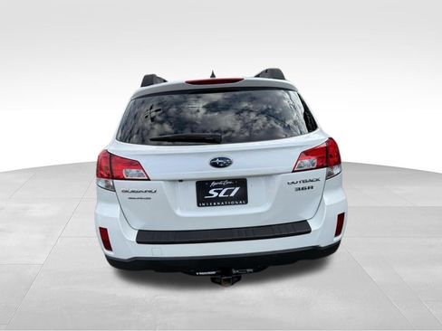 Used 2013 Subaru Outback 3.6R Limited AWD/4WD image 6