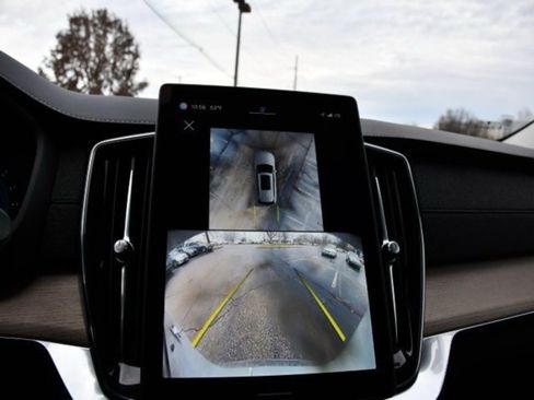 Certified 2025 Volvo XC90 B6 Plus image 12