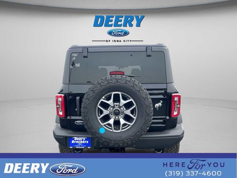 New 2025 Ford Bronco Badlands image 9