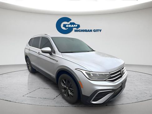 Used 2022 Volkswagen Tiguan SE w/ Panoramic Sunroof Package AWD/4WD image 8