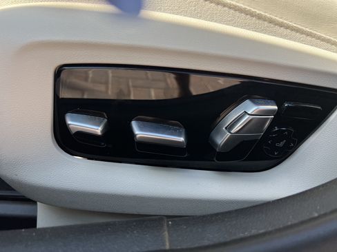 Used 2019 BMW 540i w/ M Sport Package RWD image 39