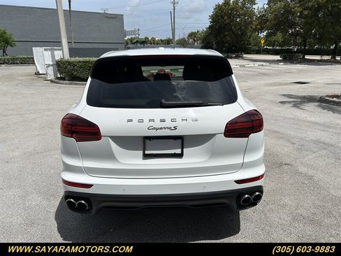 Used 2015 Porsche Cayenne S image 9