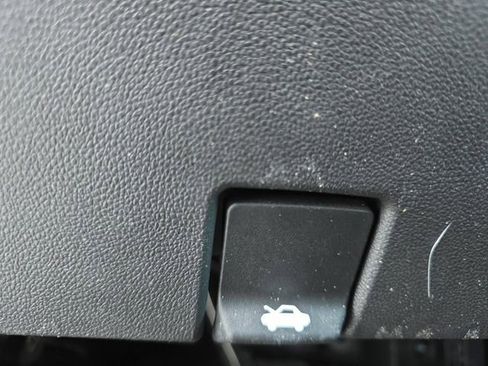 Used 2024 GMC Sierra 1500 SLT w/ SLT Premium Package image 29