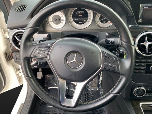 Used 2015 Mercedes-Benz GLK 350 2WD image 16