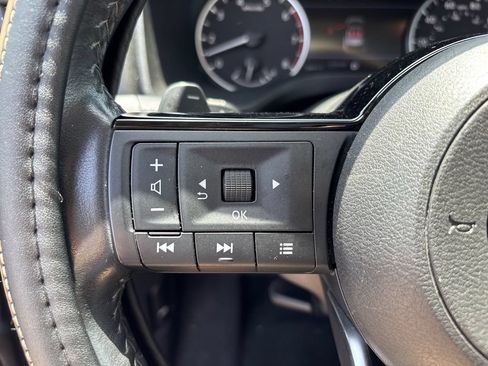 Used 2023 Nissan Rogue SV w/ SV Premium B Package FWD image 7