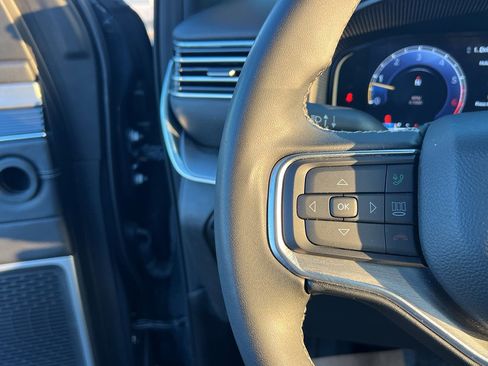 Used 2023 Jeep Wagoneer Series II w/ Convenience Group I image 36