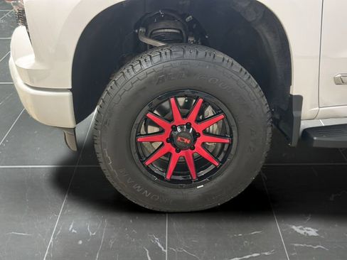 Used 2024 Chevrolet Silverado 1500 High Country w/ Z71 Off-Road Package image 15