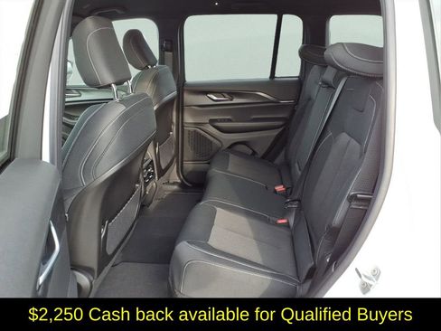 New 2025 Jeep Grand Cherokee Laredo image 10