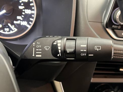 Used 2025 Nissan Rogue SV AWD/4WD image 51