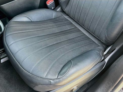 Used 2023 Mercedes-Benz EQS 580 4MATIC SUV w/ Acoustic Comfort Package image 20