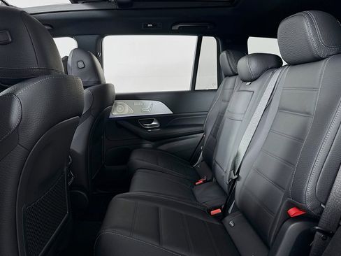 New 2026 Mercedes-Benz GLS 580 4MATIC image 7