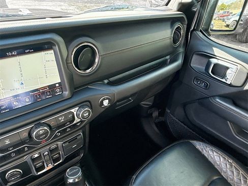 Used 2021 Jeep Gladiator Overland image 24