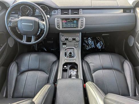 Used 2018 Land Rover Range Rover Evoque SE image 17