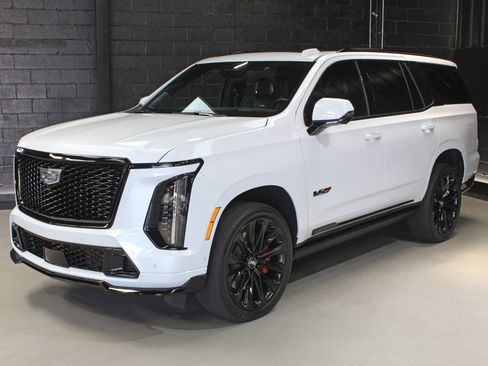 Used 2026 Cadillac Escalade V AWD/4WD image 5