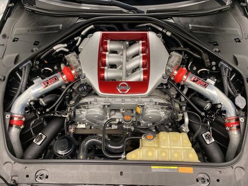 Used 2013 Nissan GT-R Black Edition image 29