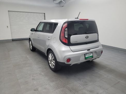 Used 2019 Kia Soul + image 5