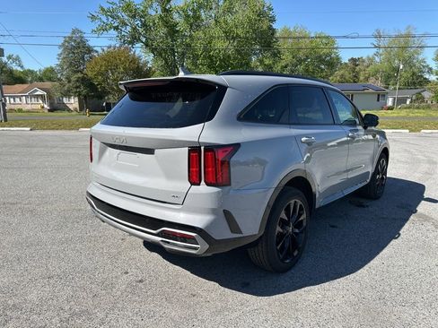 Used 2023 Kia Sorento SX image 5