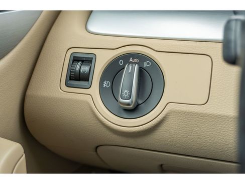 Used 2014 Volkswagen CC Sport image 26