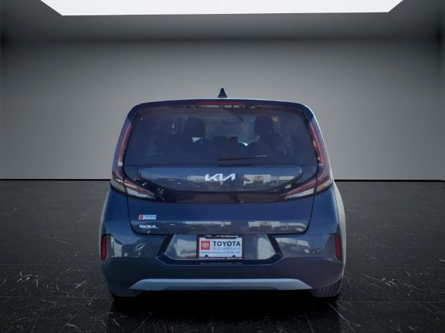 Used 2025 Kia Soul LX w/ LX Technology Package FWD image 4