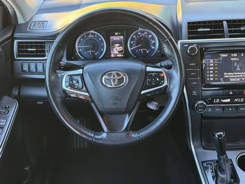 Used 2015 Toyota Camry XLE w/ Advanced Technology Package FWD image 14