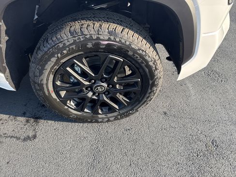 New 2026 Toyota Tundra Limited AWD/4WD image 10