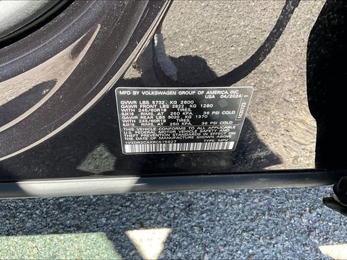 Certified 2024 Volkswagen Atlas SE image 30