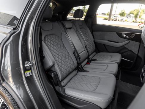 Used 2022 Audi SQ7 Premium Plus AWD/4WD image 41