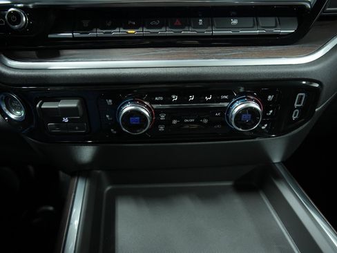 New 2026 GMC Sierra 2500 SLT w/ SLT Convenience Package AWD/4WD image 37