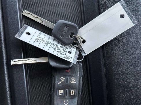 Used 2017 GMC Yukon SLE w/ SLE Value Package image 39