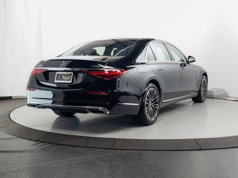 Used 2024 Mercedes-Benz S 580e 4MATIC Sedan image 36