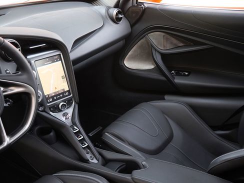 Used 2018 McLaren 720S Performance image 21