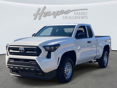 Used 2024 Toyota Tacoma SR image 8