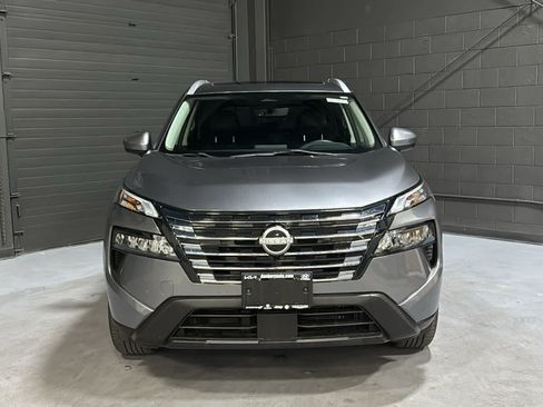 Used 2024 Nissan Rogue SV w/ SV Premium Package AWD/4WD image 2