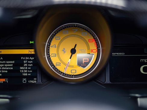 Used 2011 Ferrari 458 Italia Coupe RWD image 14