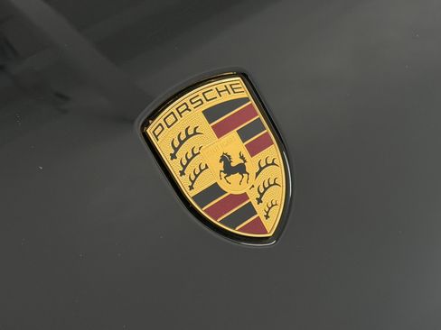 Certified 2025 Porsche Macan image 65