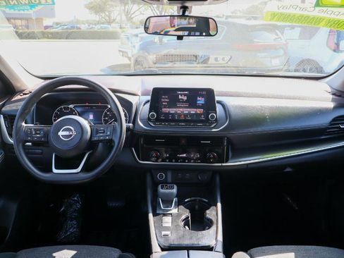 Used 2022 Nissan Rogue SV image 12