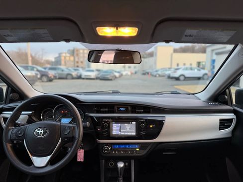 Used 2016 Toyota Corolla LE image 22